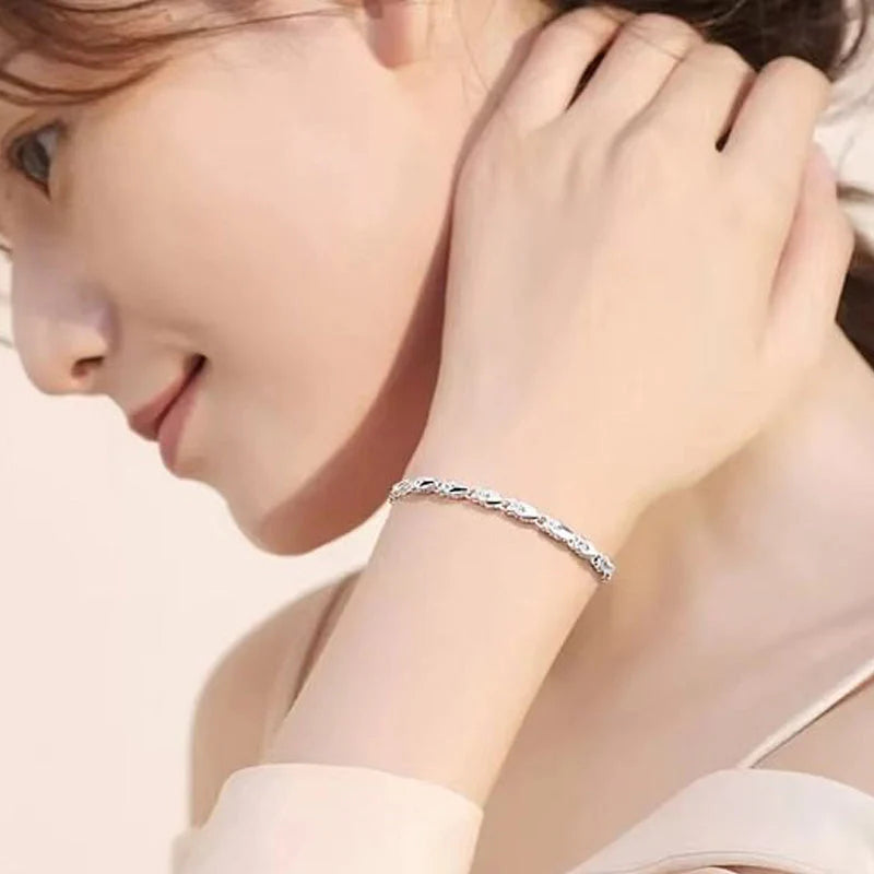 🔥Kúp 1 získaj 1 zadarmo🔥Elegantný náramok s lesklou ďatelinou