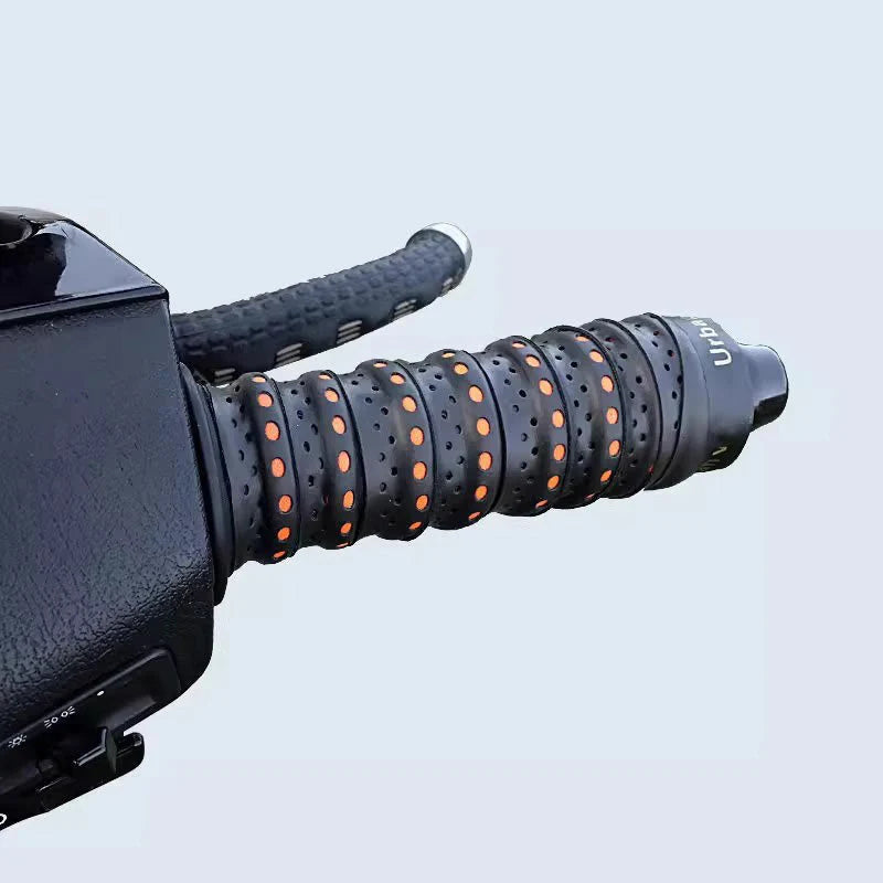 【🔥Kúp 1 a získaj 1 zadarmo🔥】Protišmyková mäkká silikónová páska na riadidlá motocykla