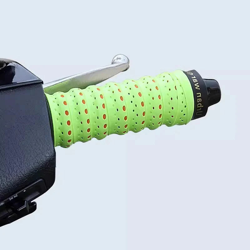 【🔥Kúp 1 a získaj 1 zadarmo🔥】Protišmyková mäkká silikónová páska na riadidlá motocykla