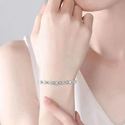 🔥Kúp 1 získaj 1 zadarmo🔥Elegantný náramok s lesklou ďatelinou