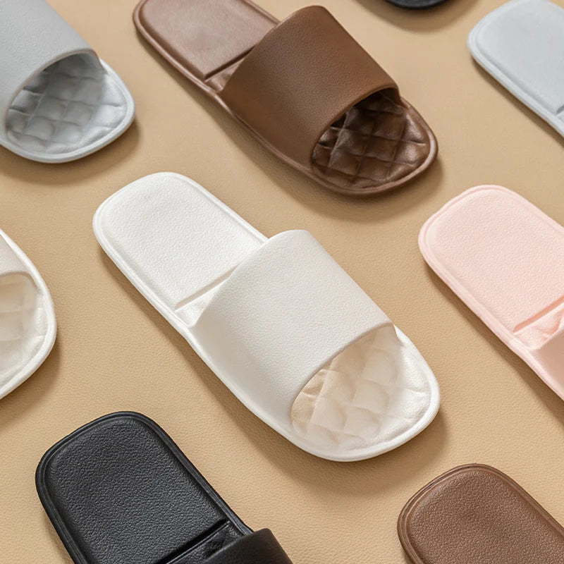 【✨ Pohodlné na nosenie, rýchlo schnú a dajú sa ľahko zložiť do batožiny;】Skladacie, protišmykové jednorazové sprchové papuče