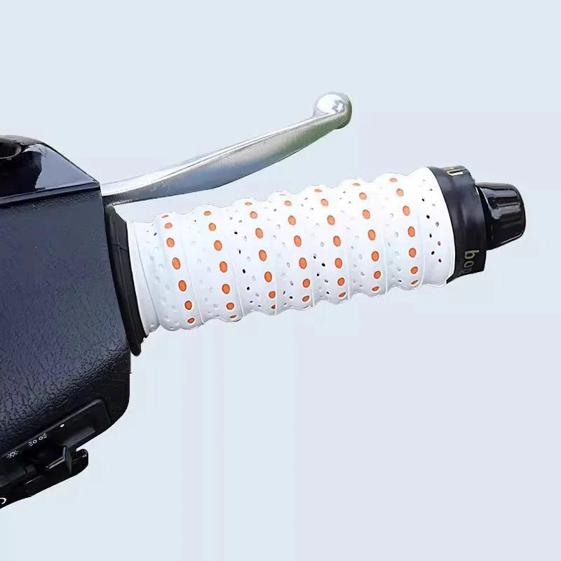 【🔥Kúp 1 a získaj 1 zadarmo🔥】Protišmyková mäkká silikónová páska na riadidlá motocykla