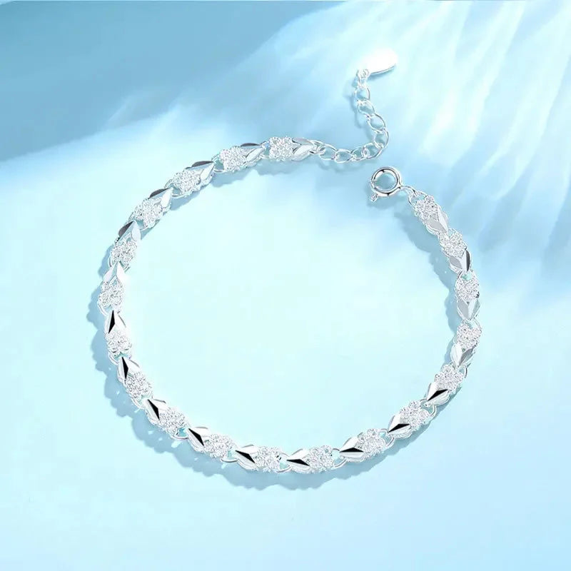 🔥Kúp 1 získaj 1 zadarmo🔥Elegantný náramok s lesklou ďatelinou