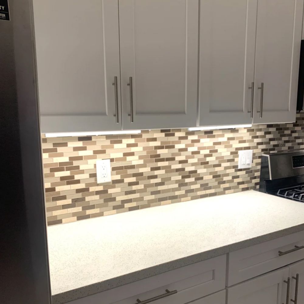 【💡Jednoduchá inštalácia a jednoduché používanie】Senzorové kuchynské svetlo