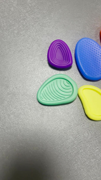 【🧘 Pomáha zmierniť stres, osviežuje myseľ a ľahko sa prenáša!】Detské senzorické kamene