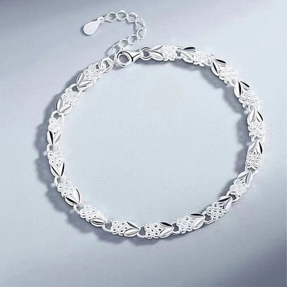 🔥Kúp 1 získaj 1 zadarmo🔥Elegantný náramok s lesklou ďatelinou