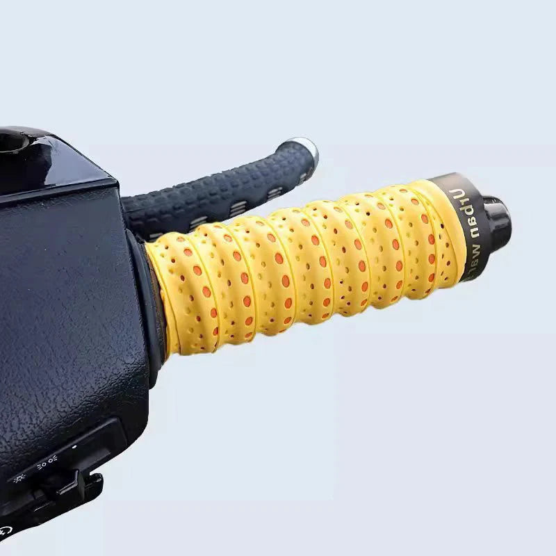 【🔥Kúp 1 a získaj 1 zadarmo🔥】Protišmyková mäkká silikónová páska na riadidlá motocykla