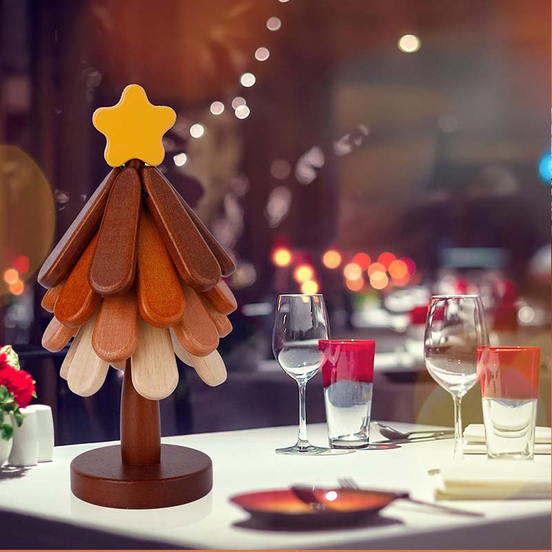 【🍳Krásne a praktické】Drevená podložka pod teplé jedlá v tvare stromčeka s hviezdou alebo jablkom.